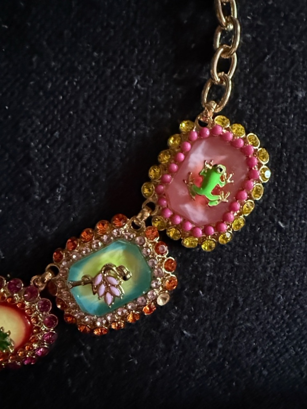 Betsey johnson Colorful Multicharm Crystal critters necklace new with defects - Picture 4 of 6